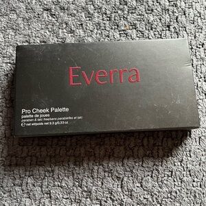 Everra Pro Cheek Palette